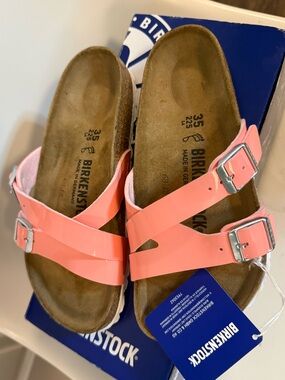 Birkenstock Yao Balance Peach Coral Patent Two-Strap Sandals NWT Size 35